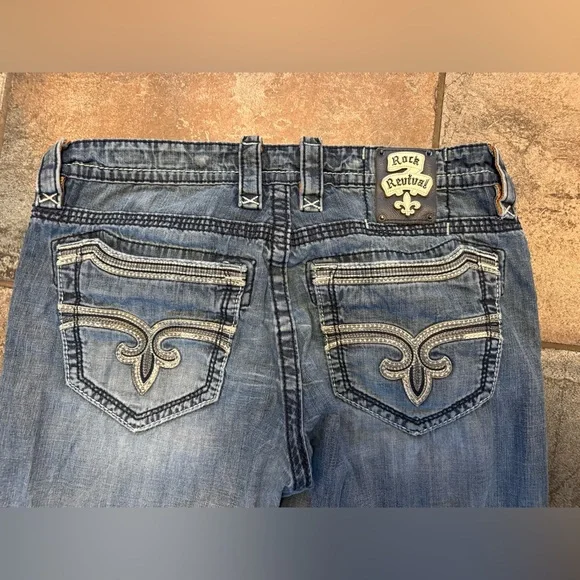 Rock Revival Light Blue Straight Jeans
Style: “Kasen” - Picture 1 of 4